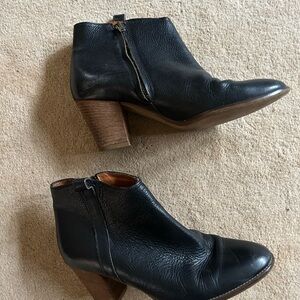 Madewell Black Leather Women's Ankle Boots with Stacked Heel, zip side